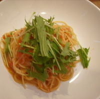 トマトとミズナのパスタ