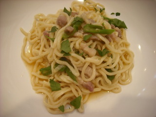 ベーコンとインゲンの手打ちパスタ