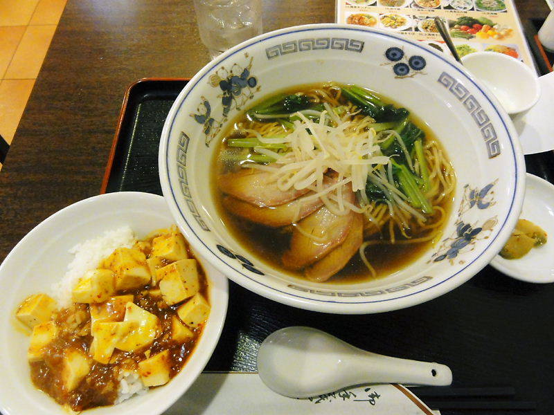 チャーシュー麺と麻婆丼のランチセット