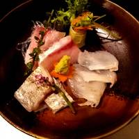 ブリ、鯛、太刀魚の昆布締めは美味です。