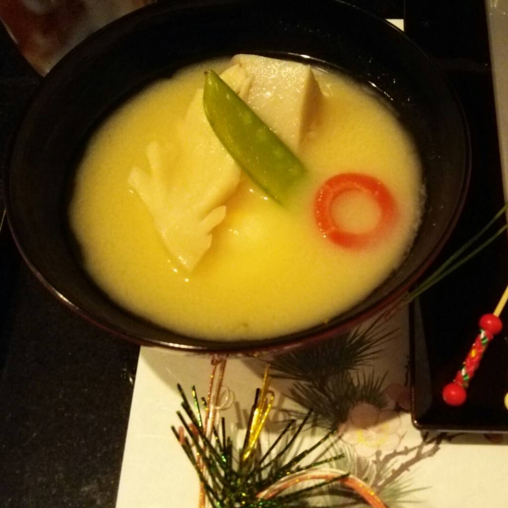 お味噌仕立てのお雑煮