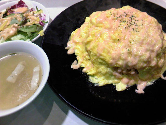 たっぷり玉子のふわとろオムライスランチ