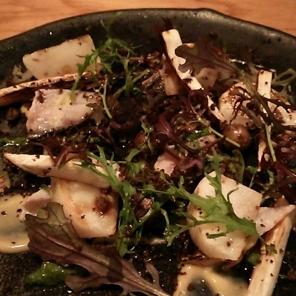 鯖の炙り　玉味噌、春菊ソース