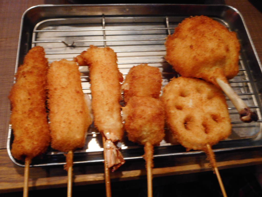 串カツ色々　２　キャベツはお替りＯＫですよ！！