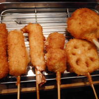 串カツ色々　２　キャベツはお替りＯＫです…