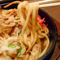 ホルモン焼うどん