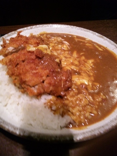 チキンカツカレーチーズがけ