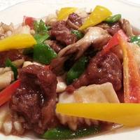 牛ヒレ肉と烏賊の牡蠣油炒め