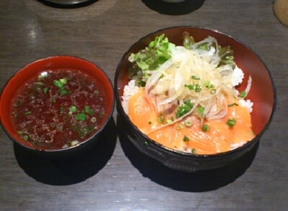 さっぱりサーモン丼