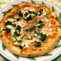 ほうれん草とベーコンのピッツァ