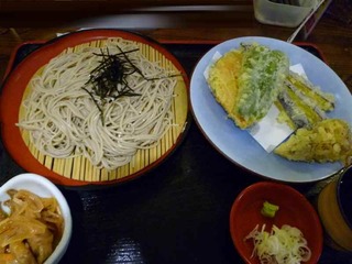 名物へぎそばと野菜天ぷら