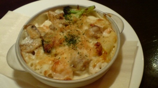 クリームソースのペンネグラタン