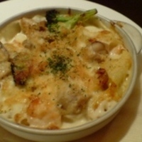 クリームソースのペンネグラタン