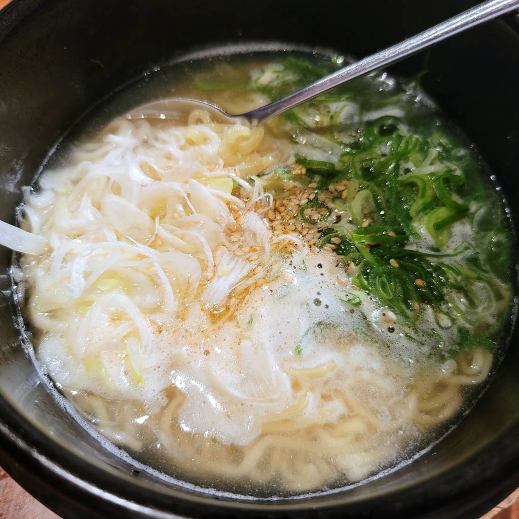 石鍋ごまねぎ塩ラーメン