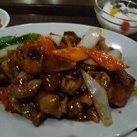 モツとジャガイモの煮込み定食