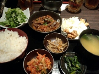 もつ煮とチキン南蛮定食