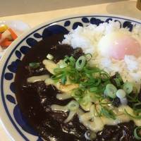 牛すじカレー＋温玉