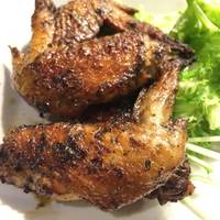 【燻焼】スパイシーチキンウィングの炭火焼き