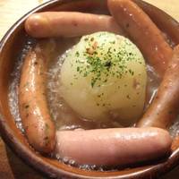 丸ごと玉ねぎとソーセージのポトフ