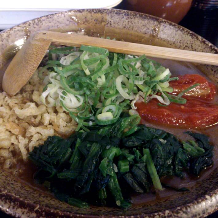 完熟トマトとほうれん草カレーうどん