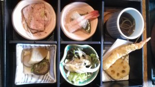 豚の角煮とチンゲン菜と石焼膳