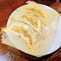 羽根つき餃子（３ケ）