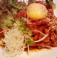 神戸厚切りユッケ