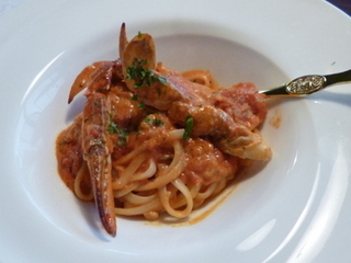 渡り蟹のトマトクリーム自家製生パスタ