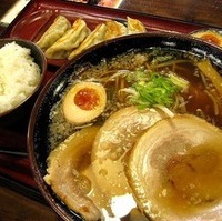 醤油トロッとチャーシュー麺