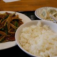 豚レバーともやし・にんにくの芽炒め定食