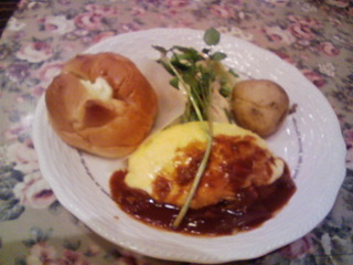 ＫＵＫＵラケル特製煮込みソースのオムライス