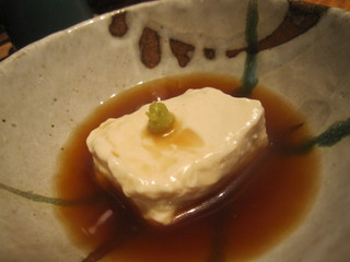 付き出し　ゴマ豆腐