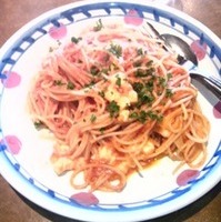 モッツァレアチーズとトマトのパスタ