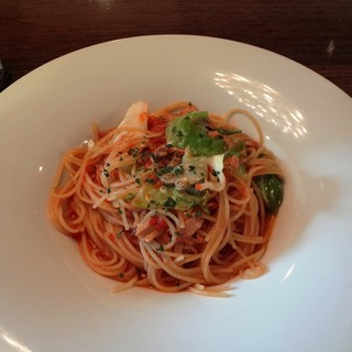 ツナとキャベツのトマトソースパスタ