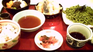 季節野菜の天ぷらと抹茶うどんご膳