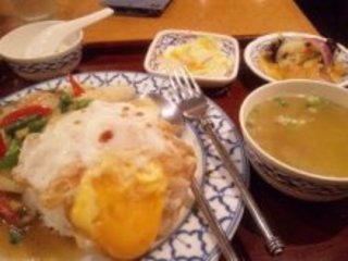 シーフードのバジル炒めランチ