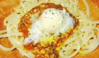 釜揚げうどんの自家製ミートソース