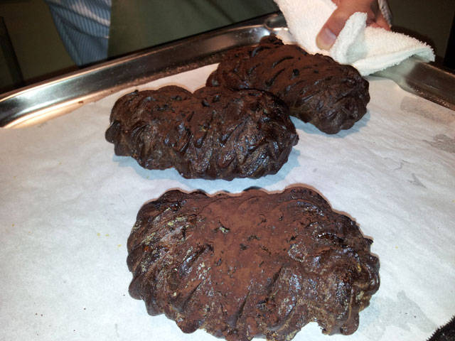 貫井園の狭山緑茶と抹茶のスフレ×桜のアイス