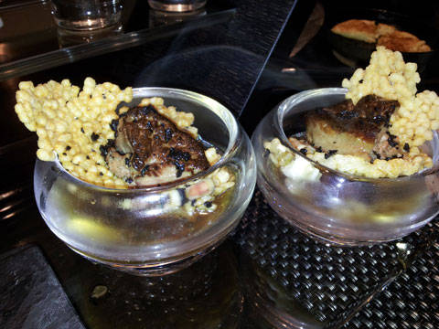 トリュフおこげと焼きたてフォアグラ　コンソメスープで