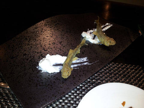 清流の中の稚鮎と山葵薫る水面のディップで