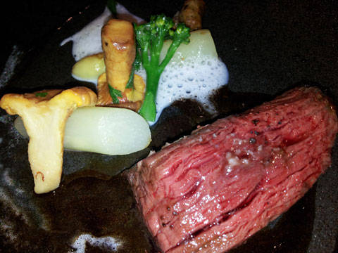 熊本産馬肉　オリーブのソースで