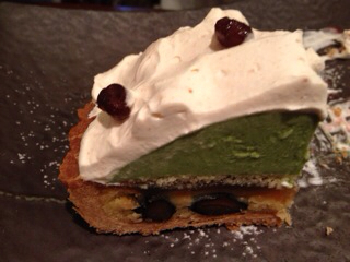 抹茶と黒糖わらび餅のタルト