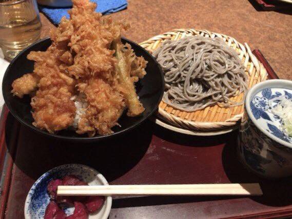 ごまそばと野菜天丼のセット