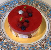 カシスムースのケーキ