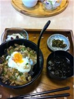 森の恵みのたまご丼