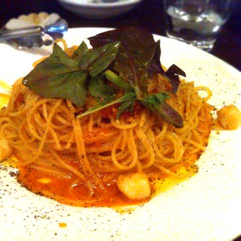 ベビーホタテとトマトのアーリオオーリオ　スパゲティーニ