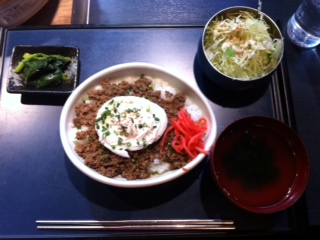 宮崎牛そぼろ丼ランチ