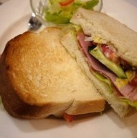 Ｗハムとジューシー野菜のサンドランチ