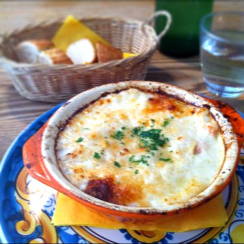 ズワイガニとレンコン・えび芋のホワイトソースラザニア