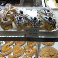イノダコーヒ本店の、１個４８０円のケーキ…